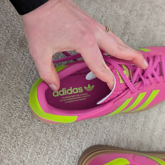 NWT Adidas Gazelle Women's Pink and Lime Platform Sneakers Size 9 - Picture 14 of 16
